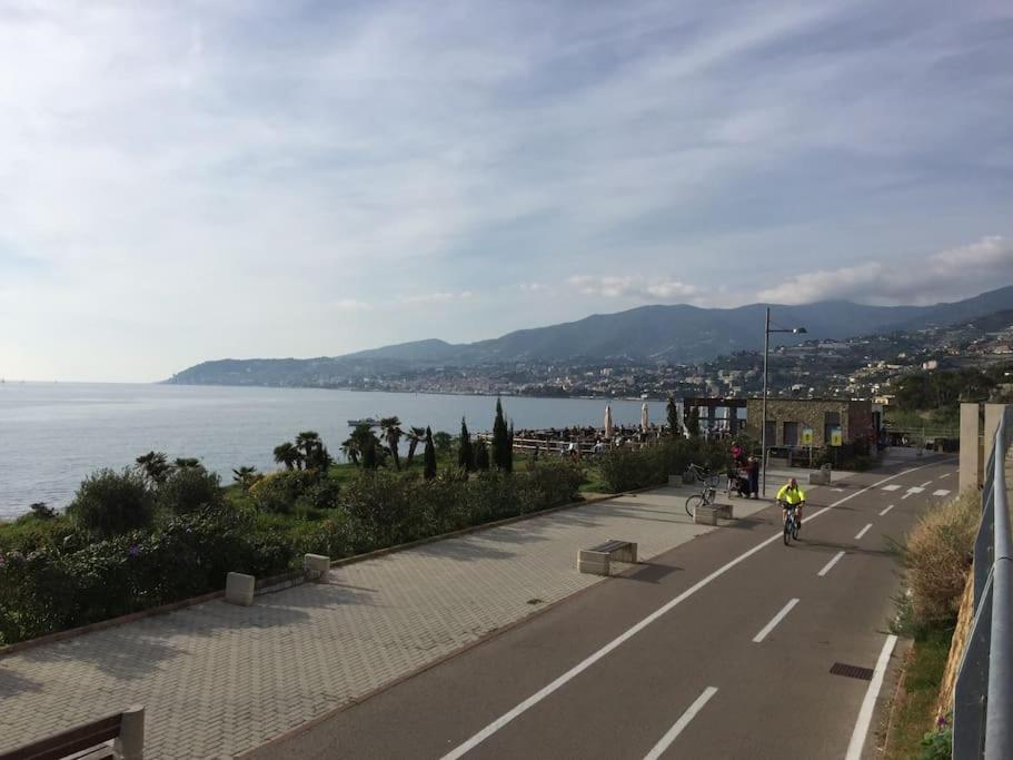 Casa Noemi, A Pochi Passi Dalle Spiagge E Dal Centro Di Arma Di Taggia. 외부 사진